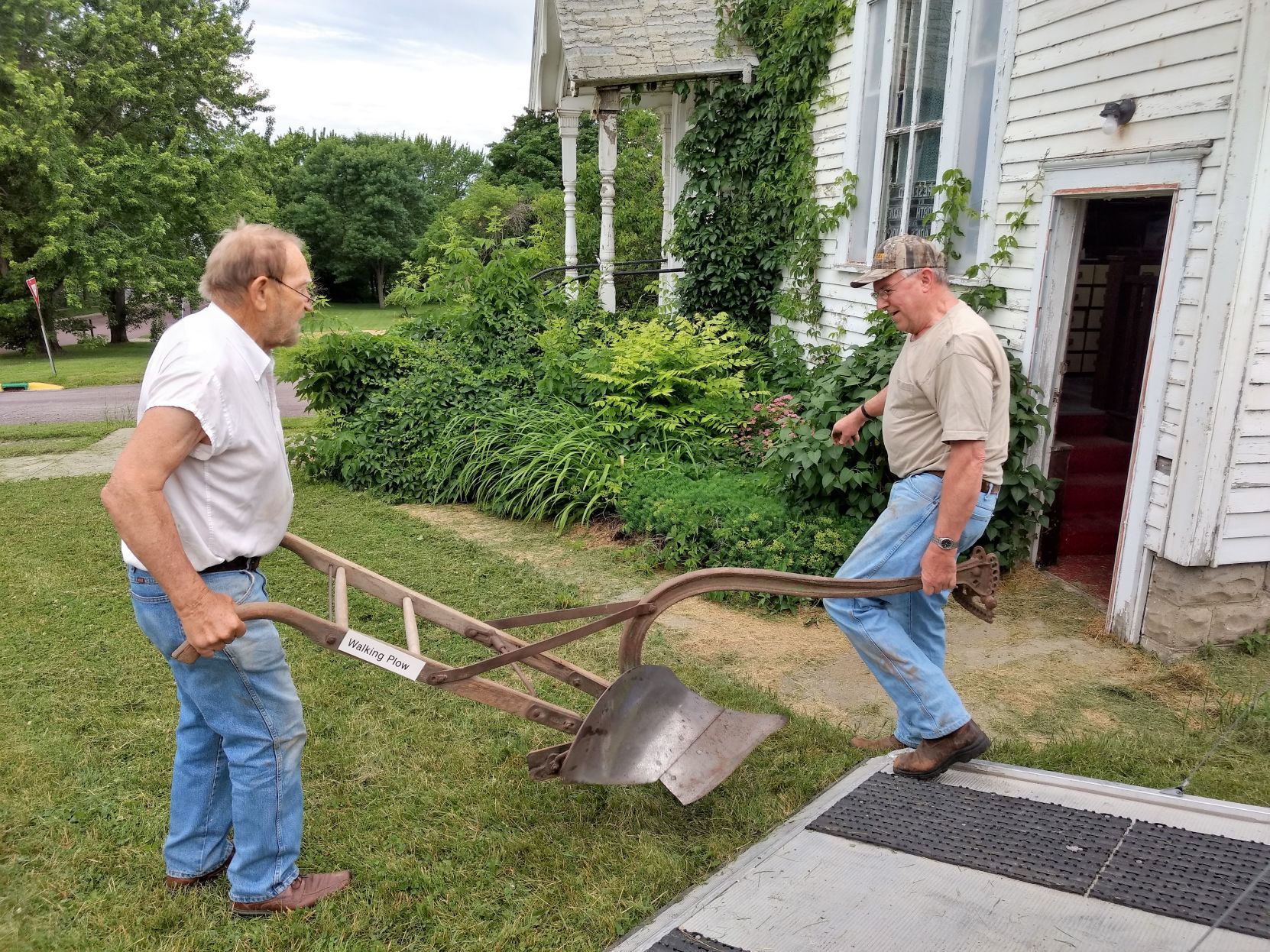 Moving and plowing with ty